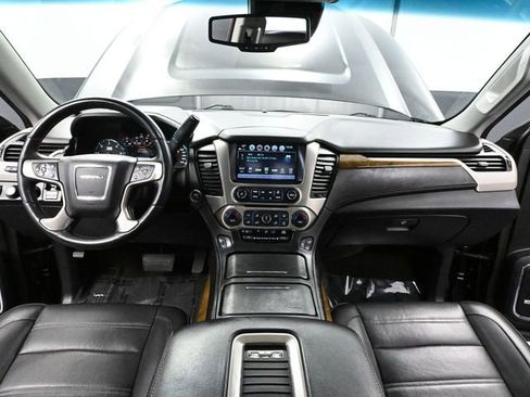 Used 2017 GMC Yukon Denali image 29