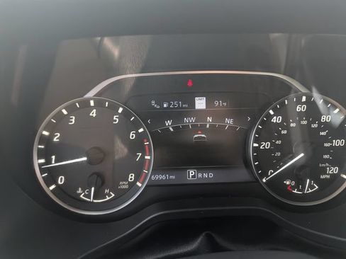 Used 2020 Nissan Titan SV w/ SV Convenience Package RWD image 31