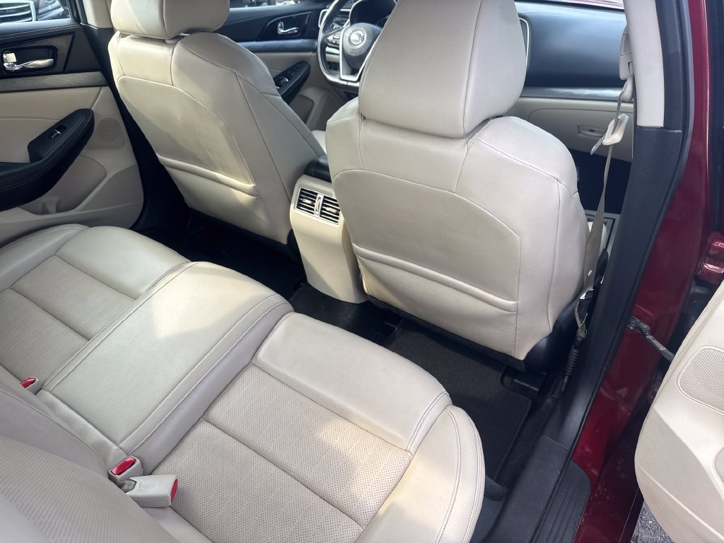 Used 2017 Nissan Maxima 3.5 SV w/ Interior Lighting Package FWD image 32