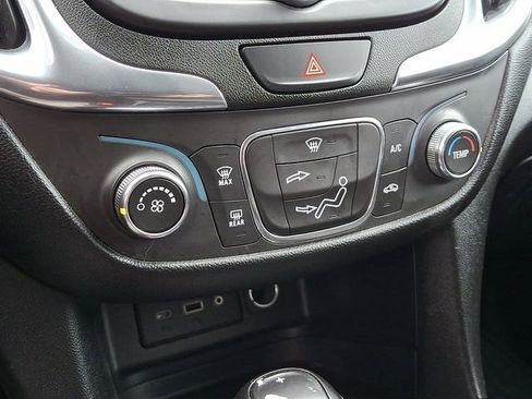 Used 2019 Chevrolet Equinox LT image 18