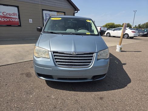 Used 2009 Chrysler Town & Country LX w/ Entertainment Group #1 image 2