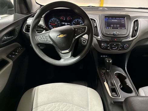 Used 2020 Chevrolet Equinox LS w/ LS Convenience Package AWD/4WD image 11