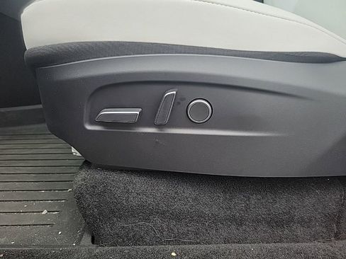 Used 2026 Tesla Model Y Long Range image 12