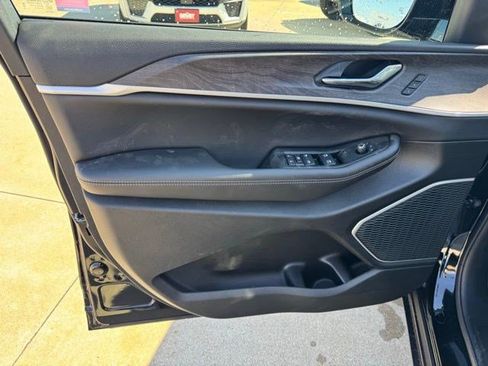 New 2026 Jeep Grand Cherokee L Limited AWD/4WD image 8