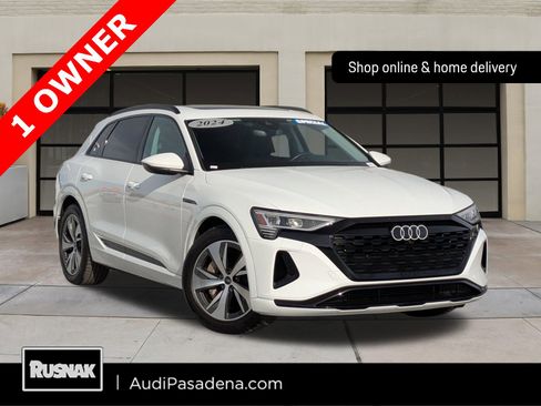 Used 2024 Audi Q8 e-tron Premium image 1