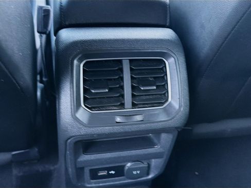 Used 2018 Volkswagen Tiguan SE w/ 18" Alloy Wheels Package image 23