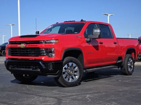 Used 2025 Chevrolet Silverado 2500 Custom w/ Custom Convenience Package image 2