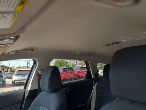 Used 2025 Kia Sportage LX image 19