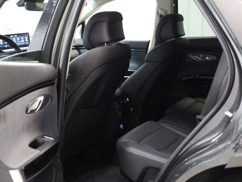 Used 2025 Genesis GV70 2.5T image 23