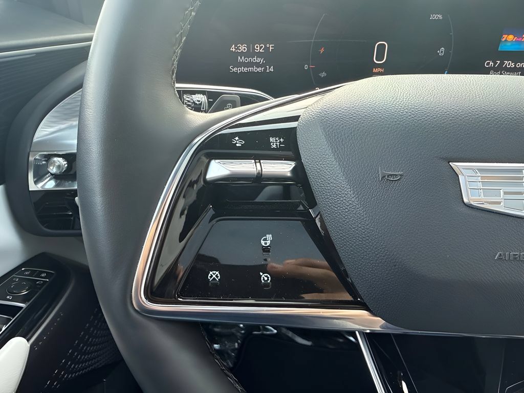 Used 2025 Cadillac Lyriq Luxury RWD image 26