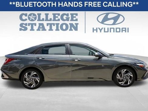 Used 2024 Hyundai Elantra SEL w/ Convenience Package image 9