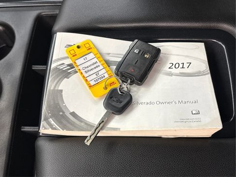 Used 2017 Chevrolet Silverado 1500 LT image 39