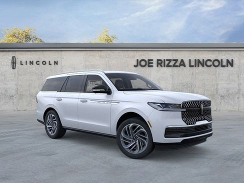 New 2025 Lincoln Navigator Reserve AWD/4WD image 7