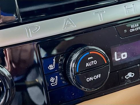 New 2026 Nissan Pathfinder Platinum AWD/4WD image 16