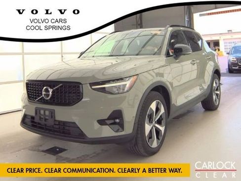 Used 2024 Volvo XC40 B5 Plus w/ Protection Package Premier AWD/4WD image 1