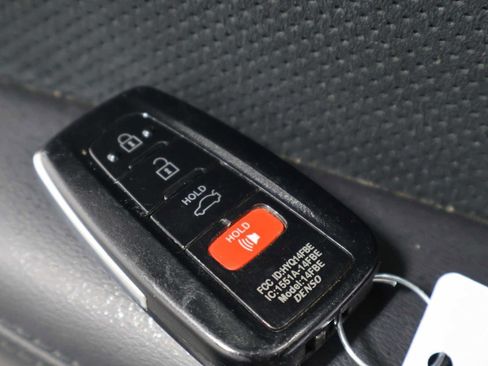 Used 2019 Toyota Avalon XSE w/ Protection Package FWD image 40