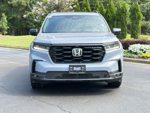 Used 2025 Honda Pilot Black Edition image 3