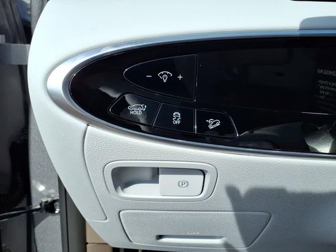 New 2026 Genesis GV70 2.5T Advanced AWD/4WD image 17