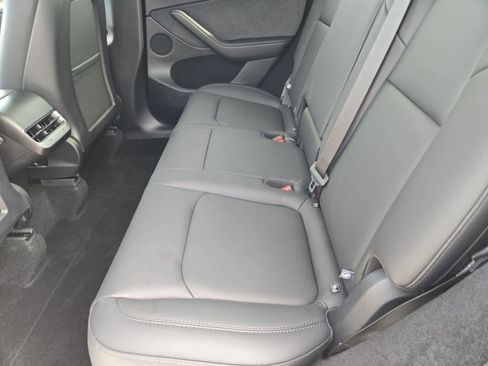 Used 2024 Tesla Model Y Long Range image 17
