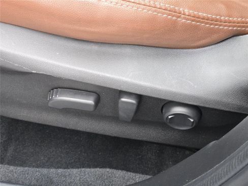 Used 2021 Subaru Forester Touring image 26