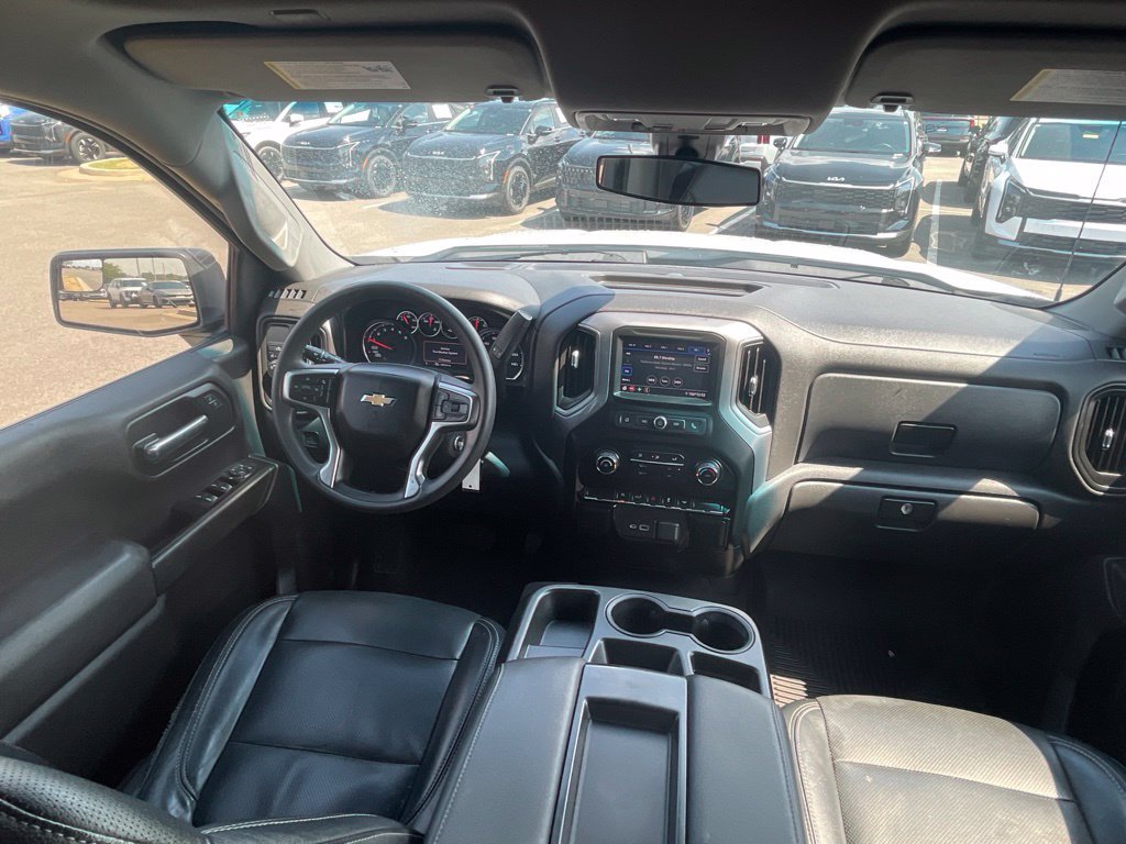 Used 2022 Chevrolet Silverado 1500 Custom w/ Safety Confidence Package RWD image 18