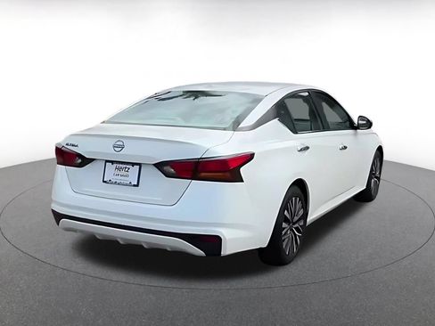 Used 2025 Nissan Altima 2.5 SV FWD image 7