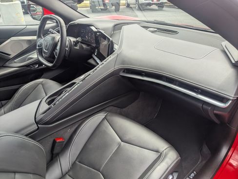 Used 2025 Chevrolet Corvette Stingray Preferred Cpe w/ Battery Protection Package RWD image 27
