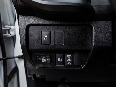 Used 2022 Toyota Tacoma TRD Off-Road image 21