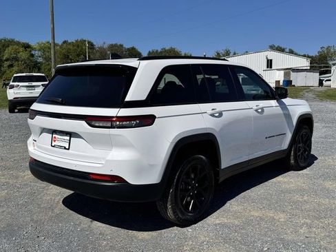 New 2025 Jeep Grand Cherokee Altitude image 20