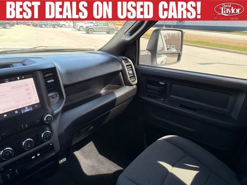 Used 2024 RAM 3500 Tradesman w/ Chrome Appearance Group AWD/4WD image 14