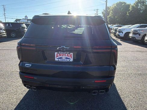 New 2026 Chevrolet Traverse LT w/ Midnight/Sport Edition FWD image 6