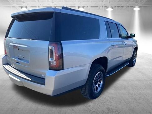 Used 2016 GMC Yukon XL SLT AWD/4WD image 8
