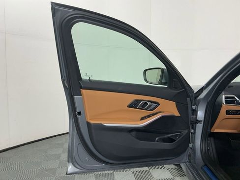Certified 2025 BMW 330i 330i w/ M Sport Package image 20