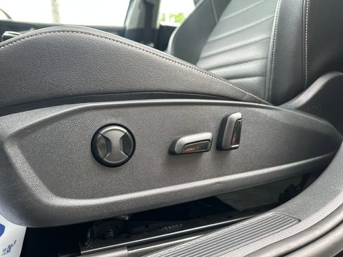 Used 2024 Volkswagen Jetta SE FWD image 9