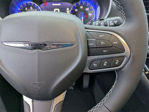 New 2026 Chrysler Pacifica Select image 16