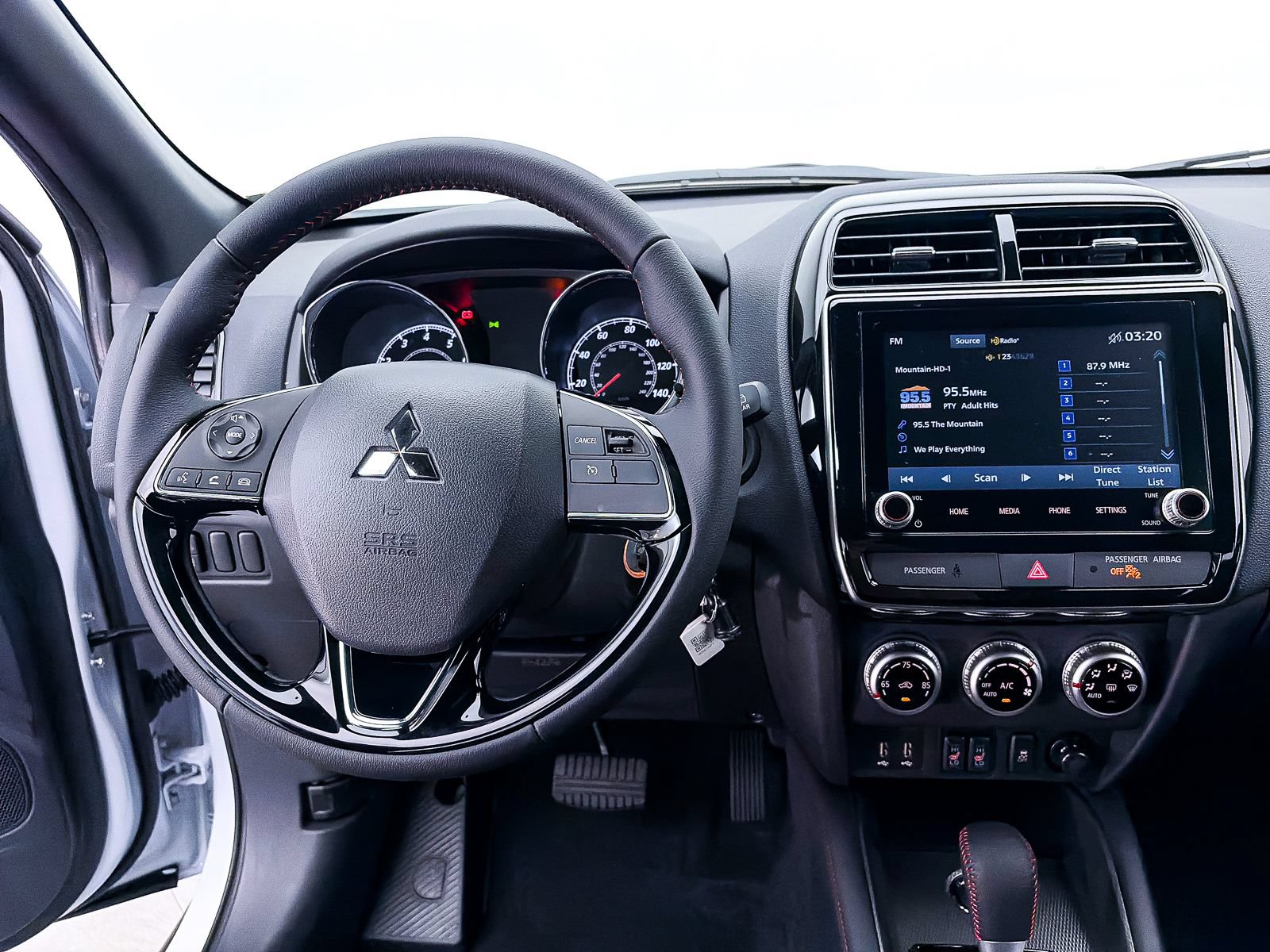 Used 2026 Mitsubishi Outlander Sport AWD image 3