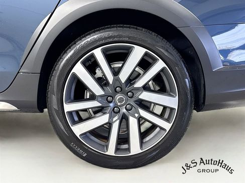 Used 2024 Volvo V90 B6 Cross Country Ultimate w/ Protection Package Premier AWD/4WD image 40