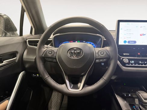 Used 2026 Toyota Corolla Cross XLE AWD/4WD image 13