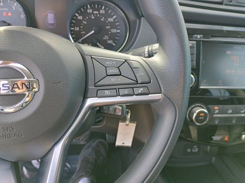 Used 2018 Nissan Rogue S image 26