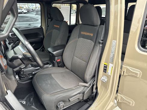 Used 2020 Jeep Gladiator Mojave w/ Cold Weather Group image 11
