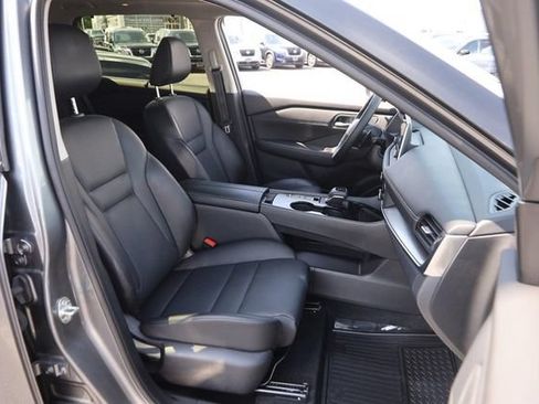 Certified 2025 Nissan Rogue SV w/ SV Premium Package FWD image 27
