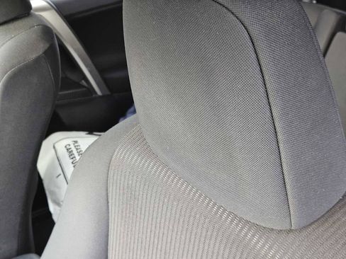 Used 2015 Toyota RAV4 LE image 15