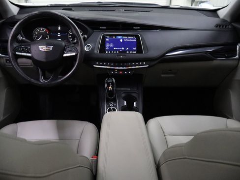 Used 2023 Cadillac XT4 Luxury w/ Cold Weather Package image 32