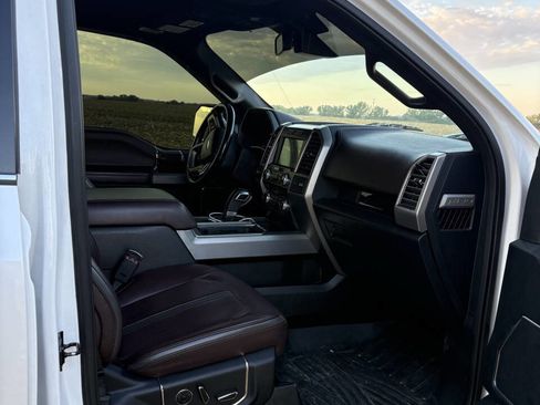 Used 2017 Ford F150 Platinum w/ Equipment Group 701A Luxury image 9