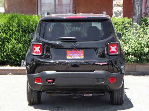 Used 2023 Jeep Renegade Trailhawk AWD/4WD image 7