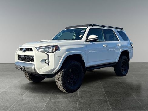 Used 2017 Toyota 4Runner TRD Off-Road Premium image 3
