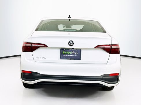 Used 2024 Volkswagen Jetta S image 7