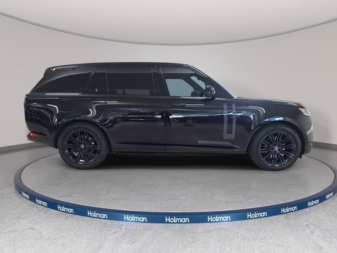 Used 2023 Land Rover Range Rover Long Wheelbase SE image 6