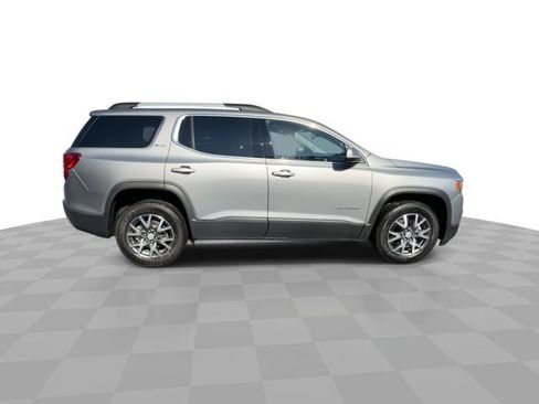 Certified 2023 GMC Acadia SLT w/ Preferred Package FWD image 9