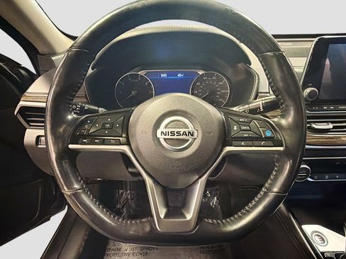 Used 2020 Nissan Altima 2.5 SL FWD image 18